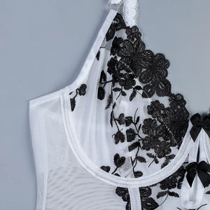 Chić Lace Corset Set